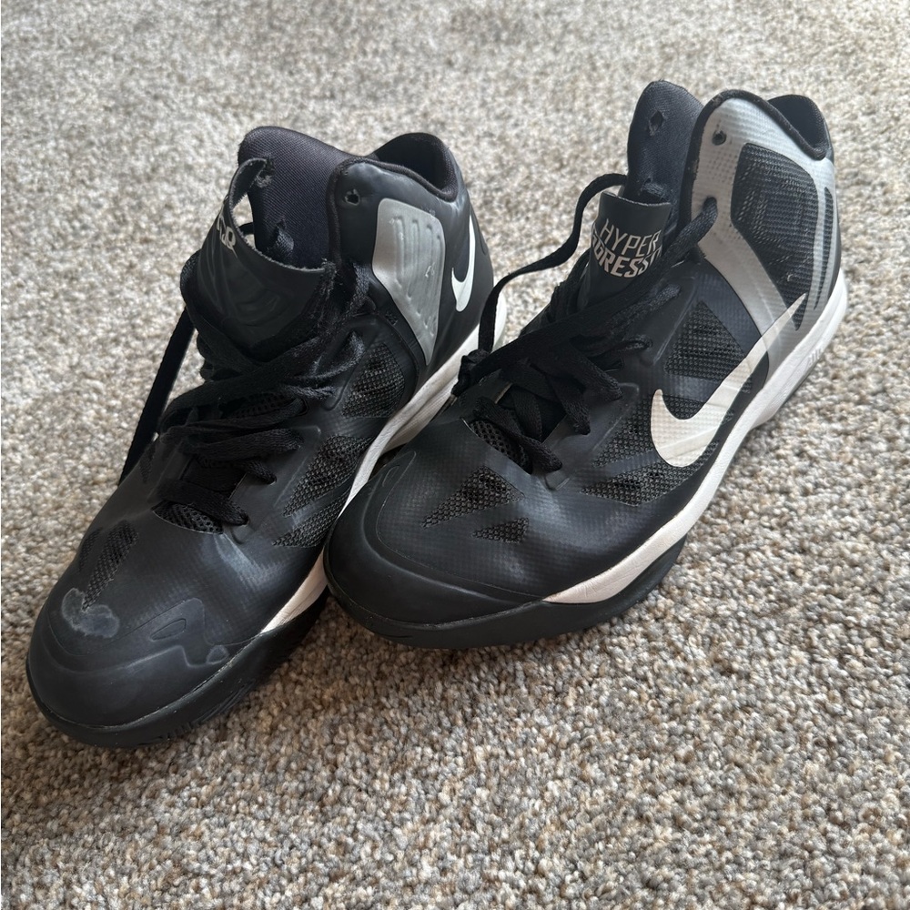 Nike Hyper Aggressor Women’s Basketball shoes Size 8.5